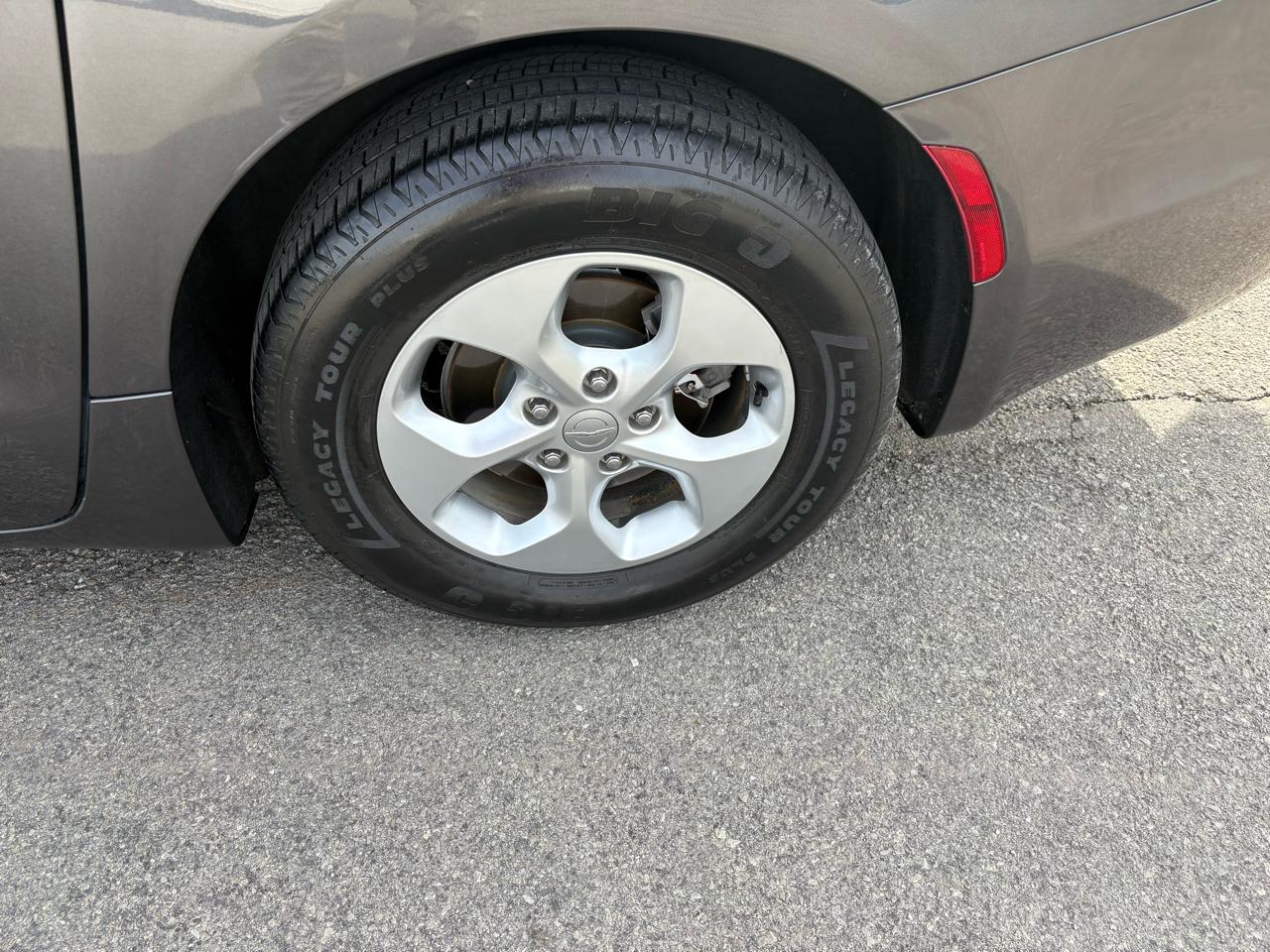 Chrysler Pacifica Touring-L Plus FWD 2017