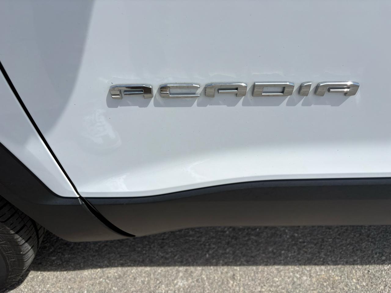 GMC Acadia AWD 4dr SLT 2023