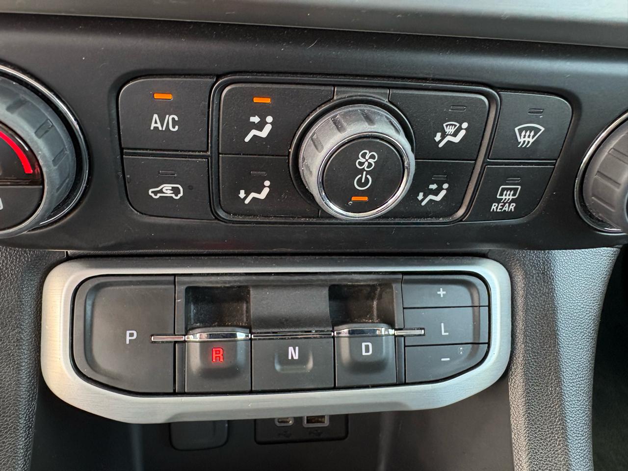 GMC Acadia AWD 4dr SLT 2023