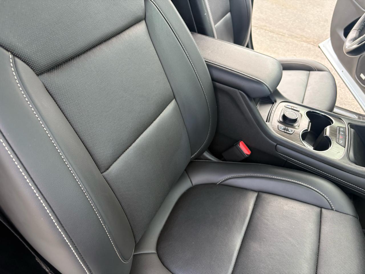 GMC Acadia AWD 4dr SLT 2023