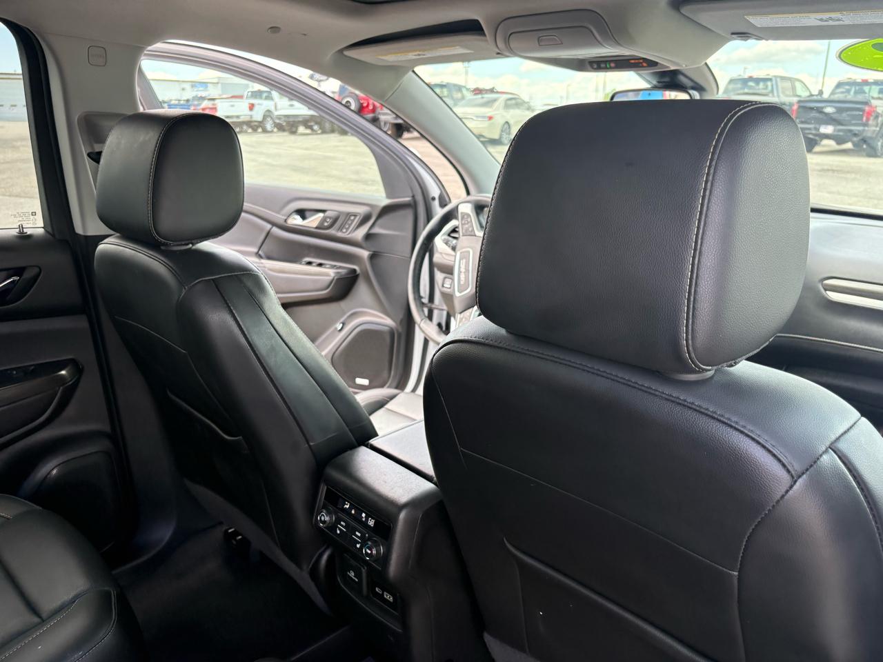 GMC Acadia AWD 4dr SLT 2023