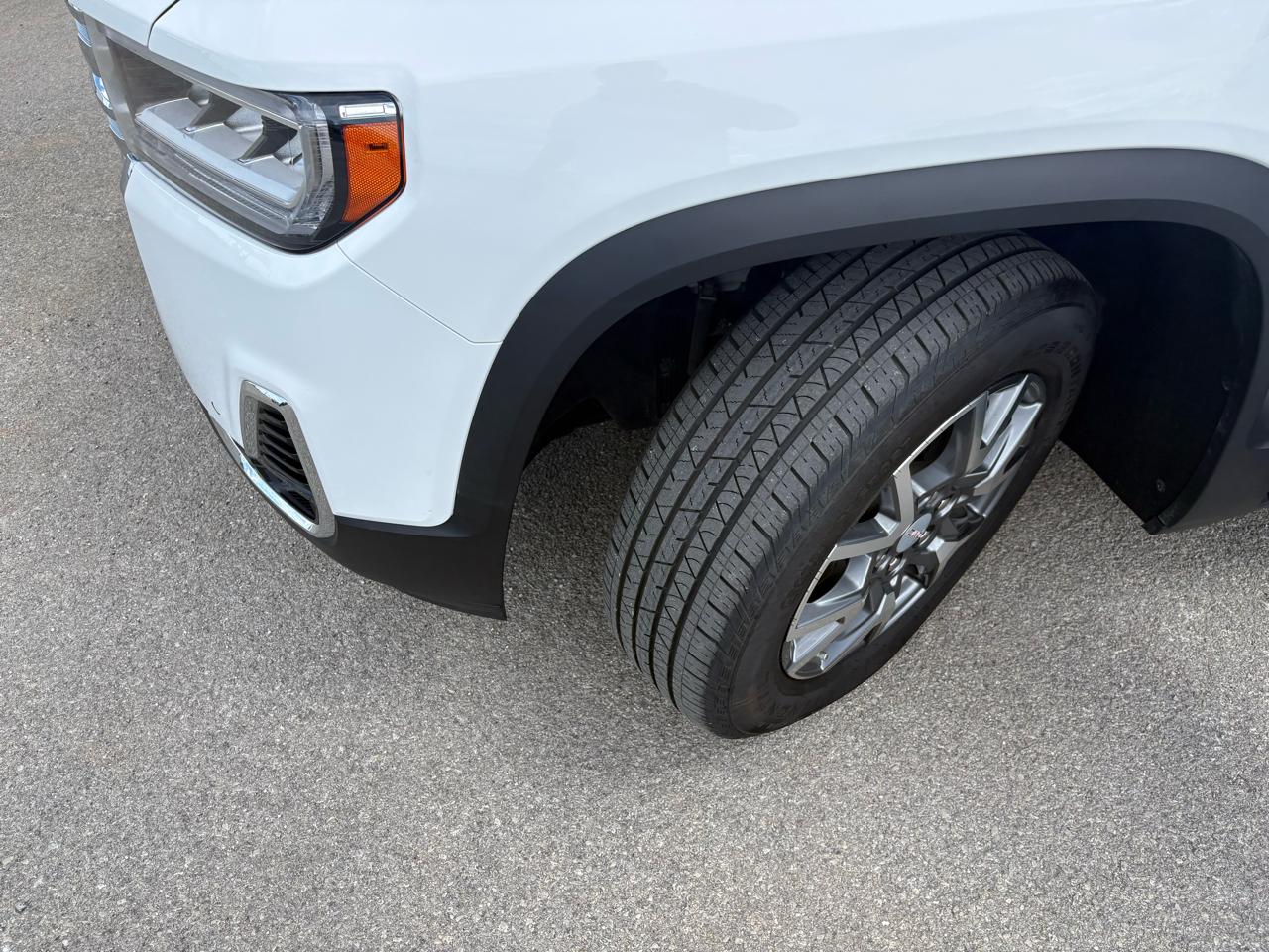 GMC Acadia AWD 4dr SLT 2023