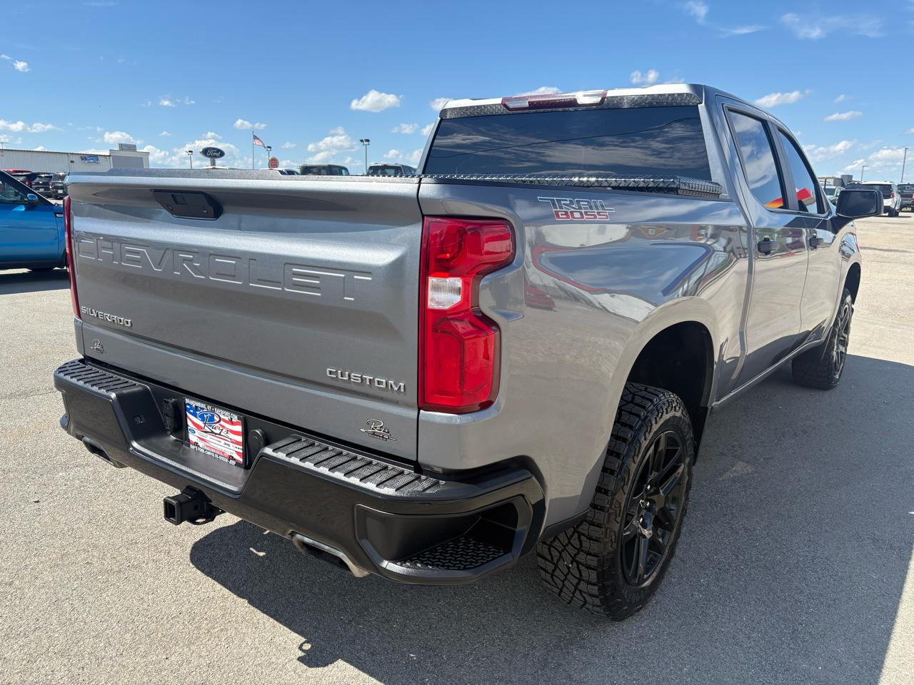 Chevrolet Silverado 1500 4WD Crew Cab 147" Custom Trail Boss 2021