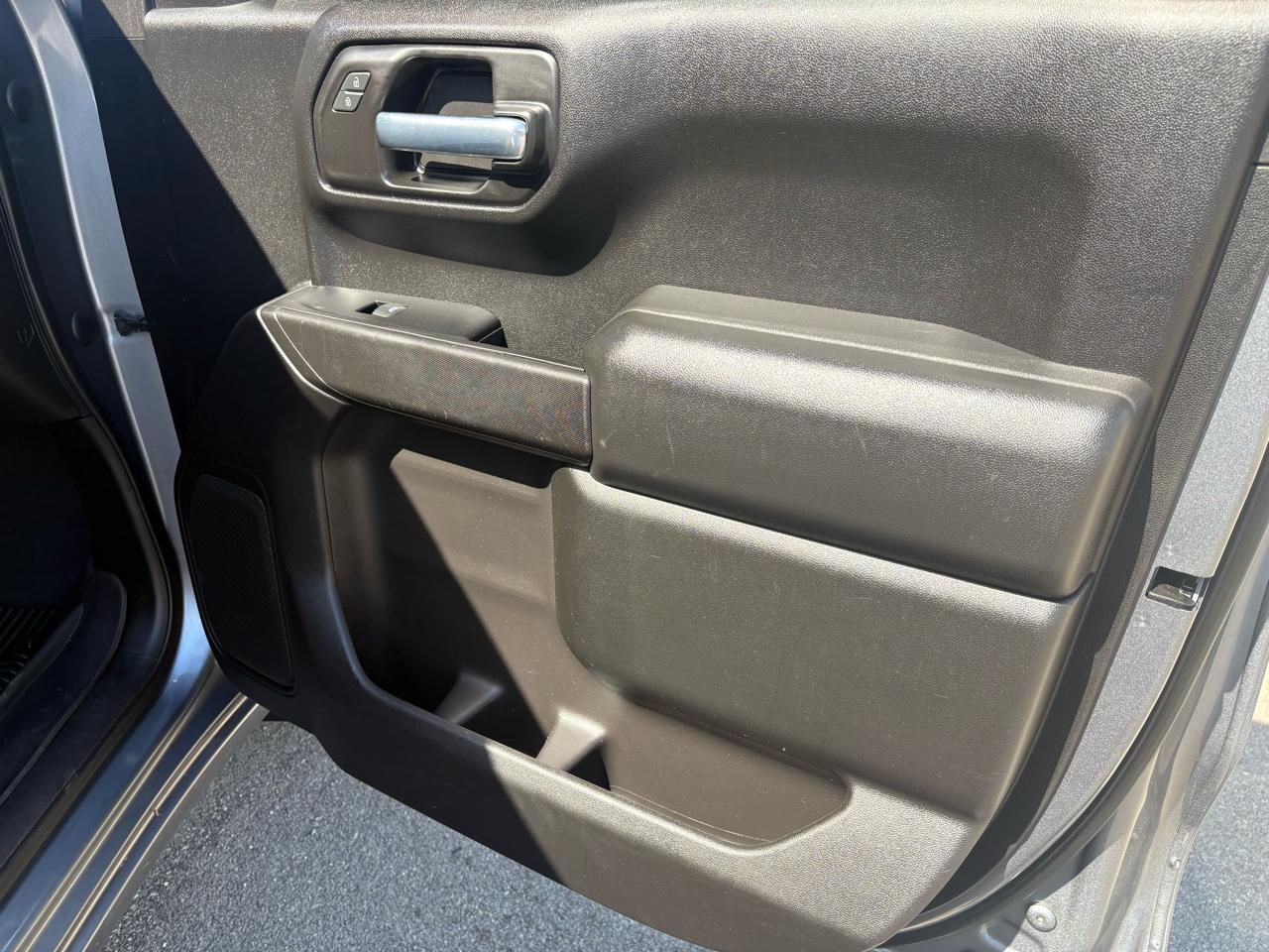 Chevrolet Silverado 1500 4WD Crew Cab 147" Custom Trail Boss 2021