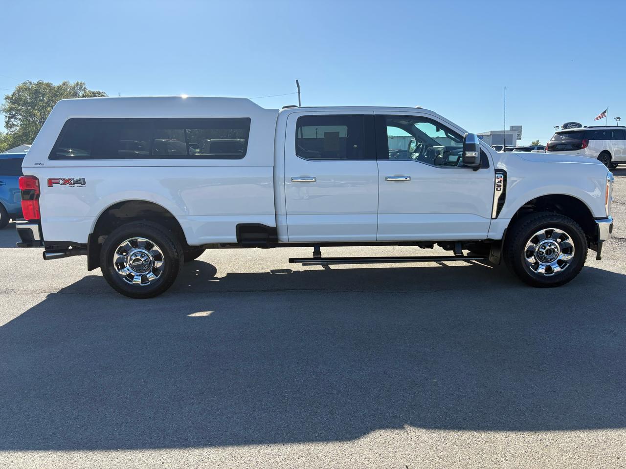 Ford Super Duty F-350 SRW Lariat 4WD Crew Cab 8' Box 2023