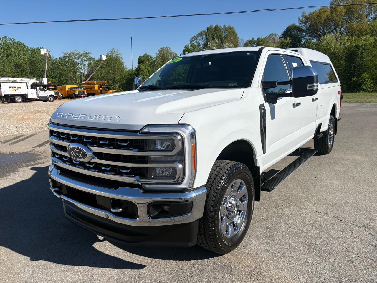 Ford Super Duty F-350 SRW Lariat 4WD Crew Cab 8' Box 2023