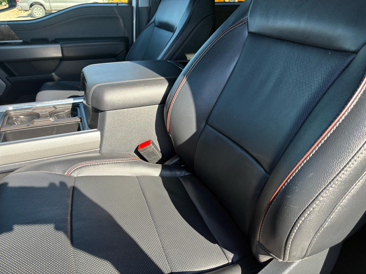 Ford Super Duty F-350 SRW Lariat 4WD Crew Cab 8' Box 2023