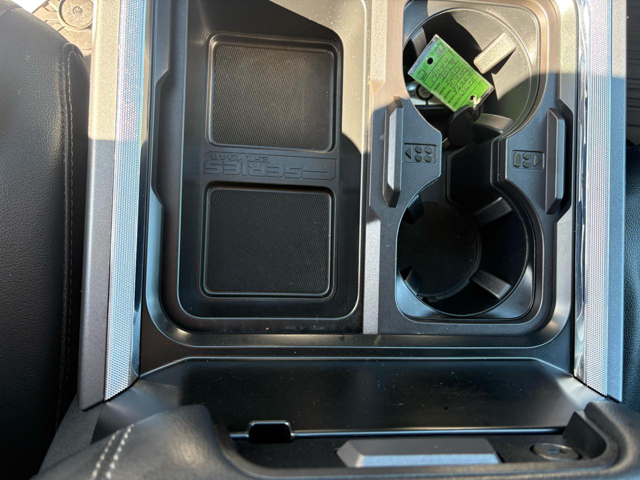 Ford Super Duty F-350 SRW Lariat 4WD Crew Cab 8' Box 2023