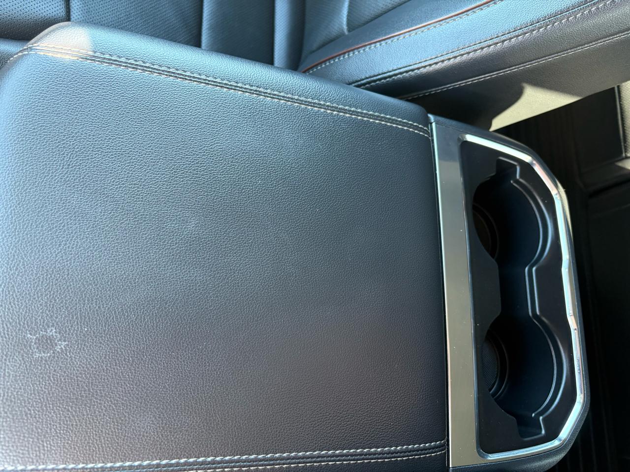 Ford Super Duty F-350 SRW Lariat 4WD Crew Cab 8' Box 2023