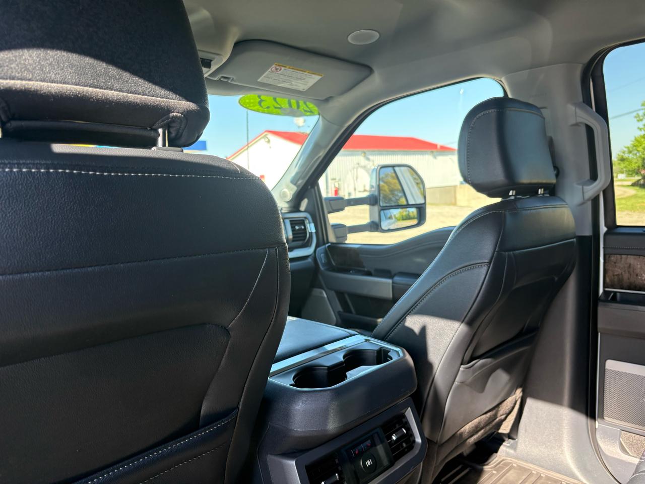 Ford Super Duty F-350 SRW Lariat 4WD Crew Cab 8' Box 2023