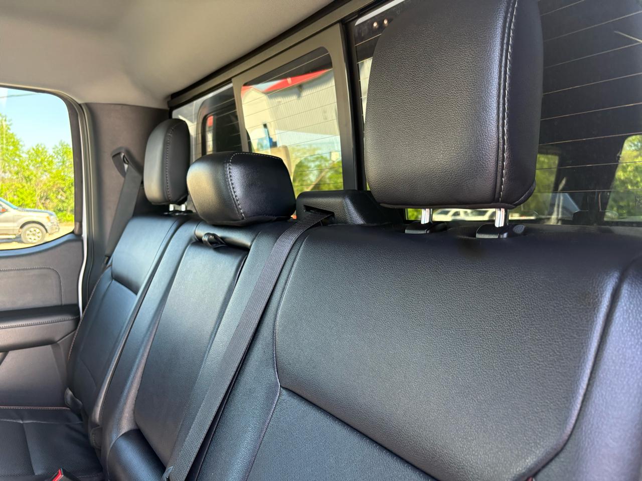 Ford Super Duty F-350 SRW Lariat 4WD Crew Cab 8' Box 2023