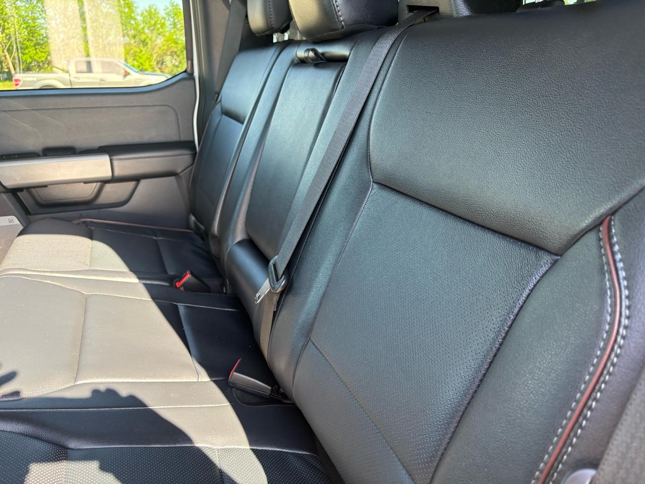 Ford Super Duty F-350 SRW Lariat 4WD Crew Cab 8' Box 2023