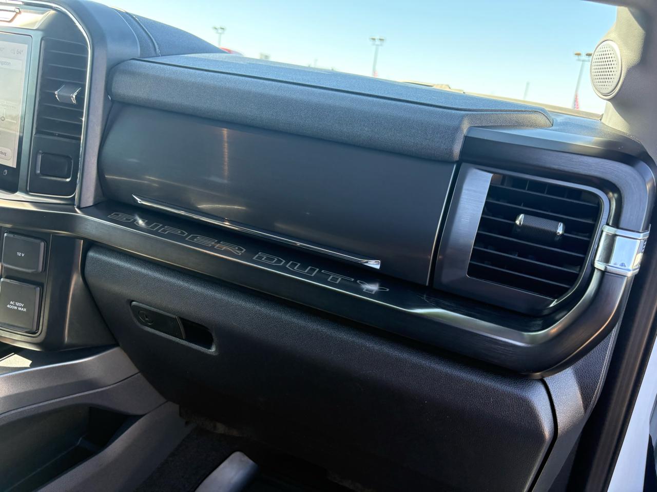 Ford Super Duty F-350 SRW Lariat 4WD Crew Cab 8' Box 2023