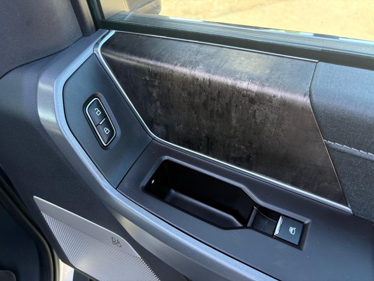 Ford Super Duty F-350 SRW Lariat 4WD Crew Cab 8' Box 2023