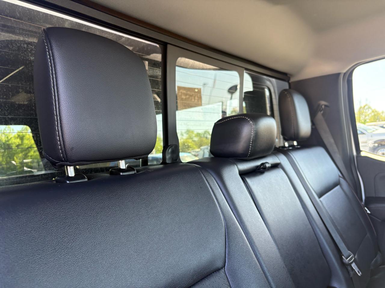 Ford Super Duty F-350 SRW Lariat 4WD Crew Cab 8' Box 2023