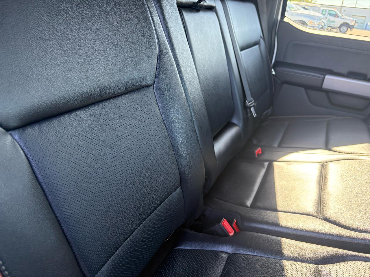 Ford Super Duty F-350 SRW Lariat 4WD Crew Cab 8' Box 2023