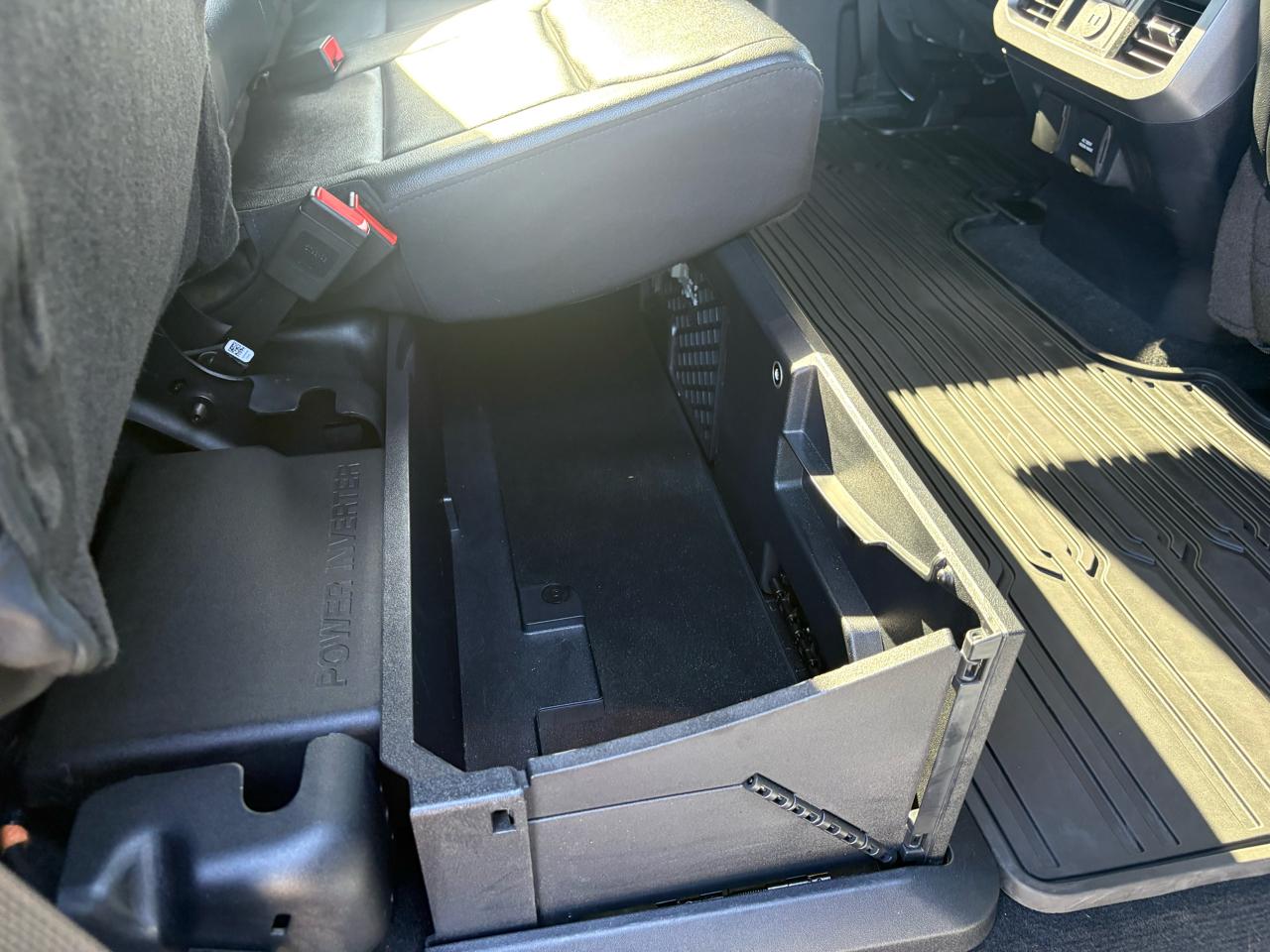 Ford Super Duty F-350 SRW Lariat 4WD Crew Cab 8' Box 2023