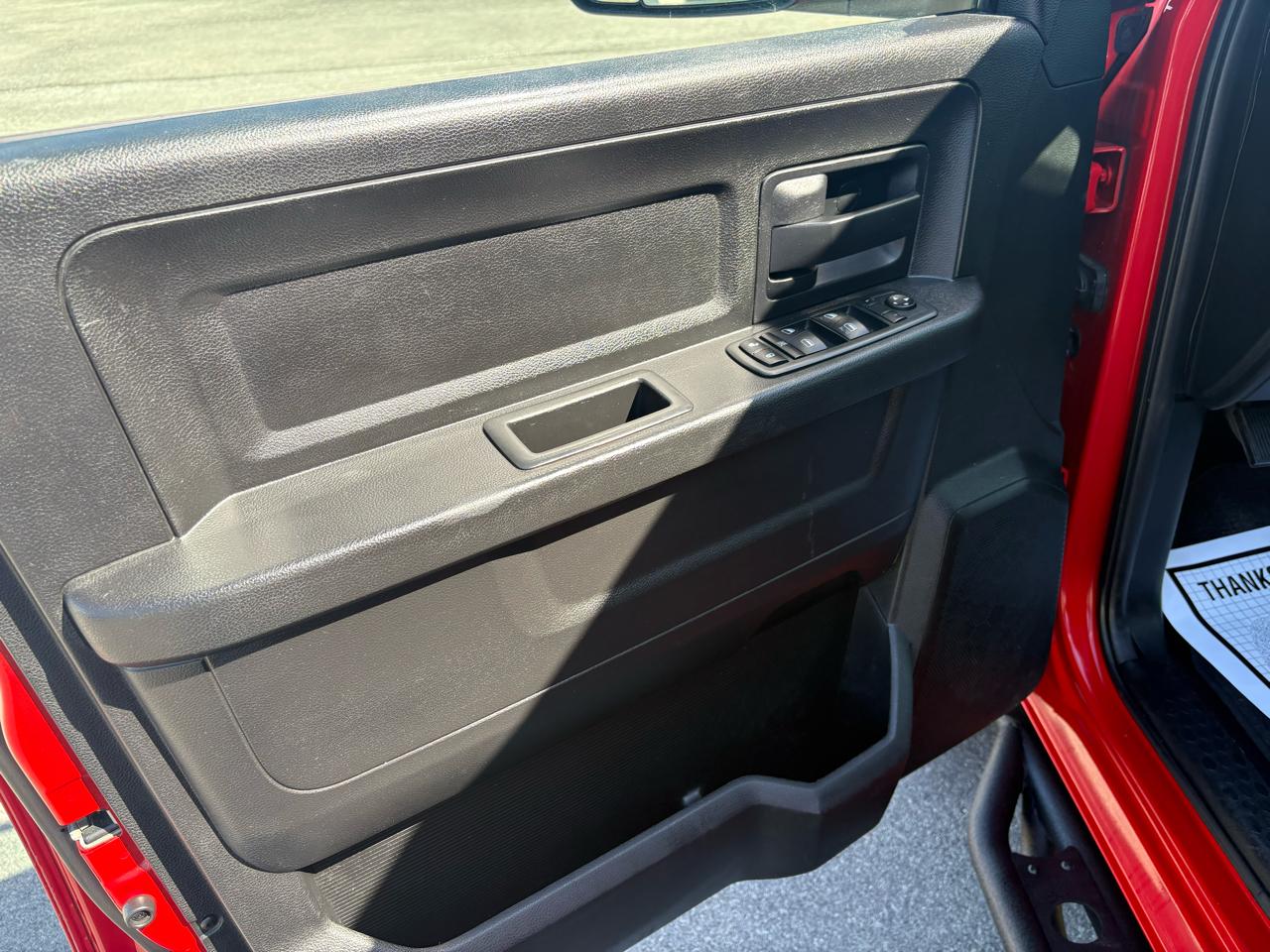 RAM 1500 4WD Crew Cab 140.5" Tradesman 2014