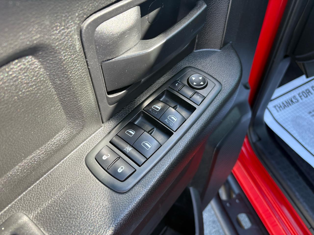 RAM 1500 4WD Crew Cab 140.5" Tradesman 2014