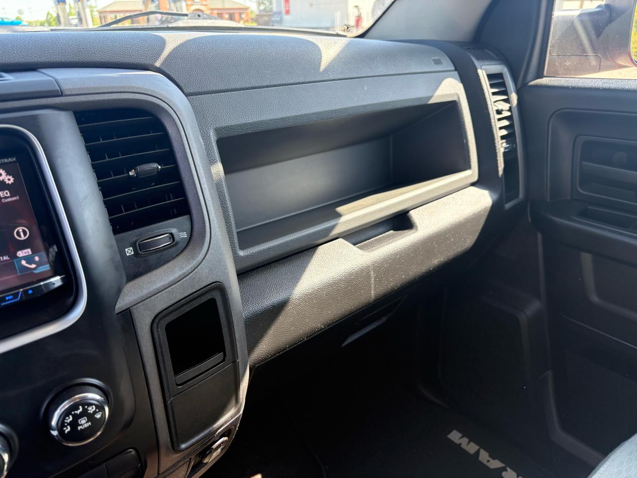 RAM 1500 4WD Crew Cab 140.5" Tradesman 2014