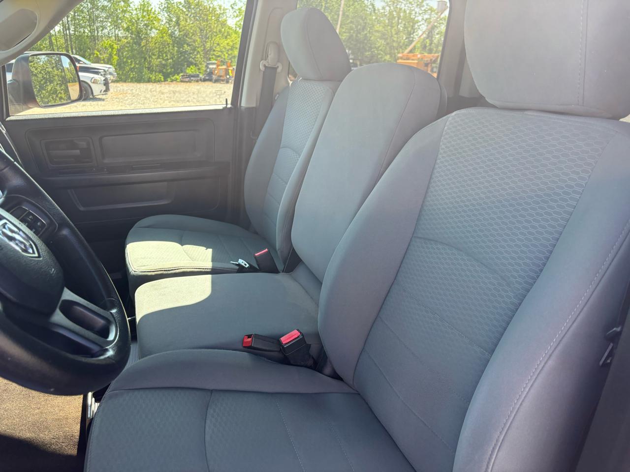 RAM 1500 4WD Crew Cab 140.5" Tradesman 2014