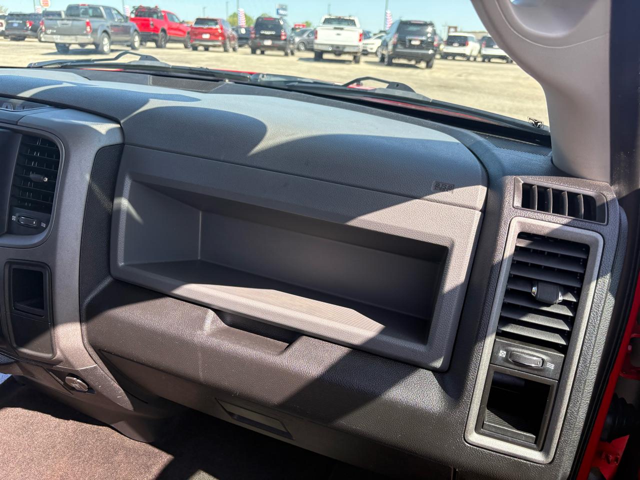 RAM 1500 4WD Crew Cab 140.5" Tradesman 2014