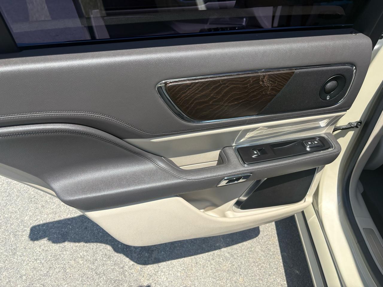 Lincoln Continental Reserve AWD 2018