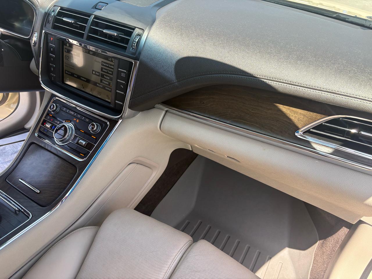 Lincoln Continental Reserve AWD 2018