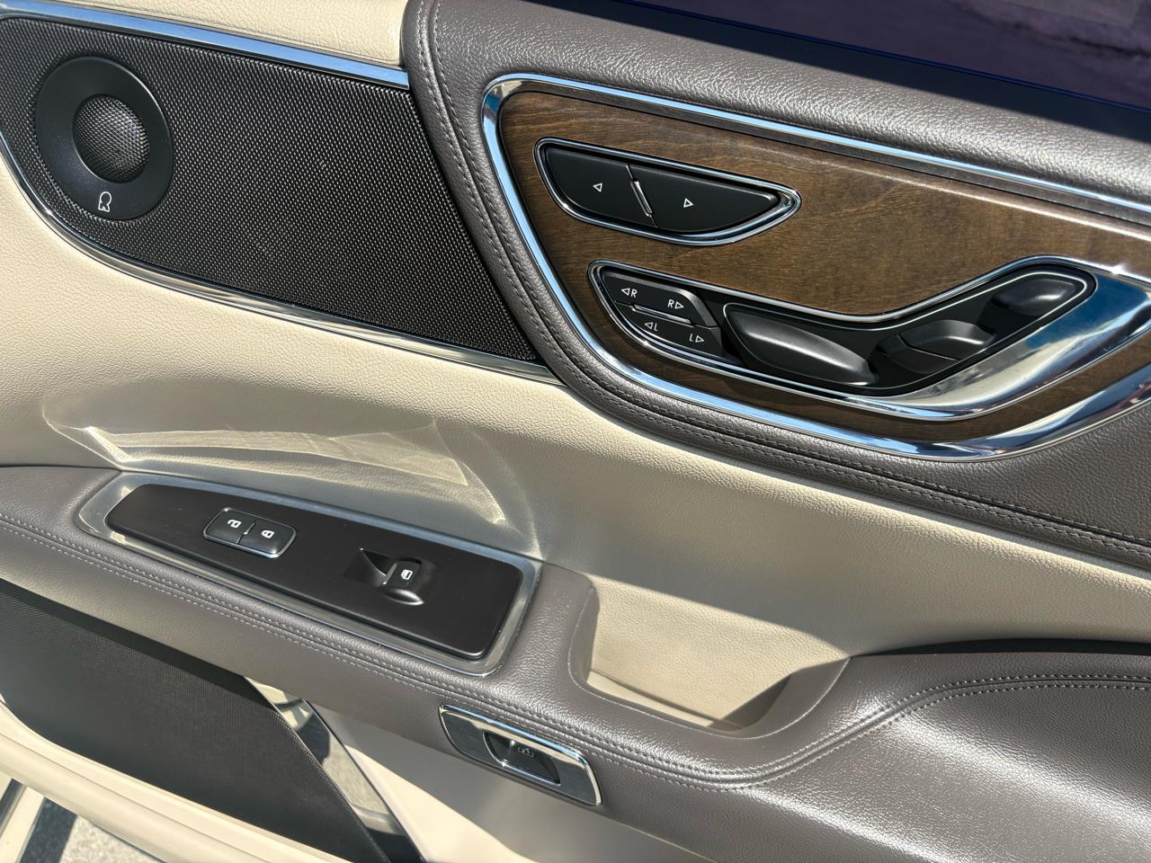 Lincoln Continental Reserve AWD 2018