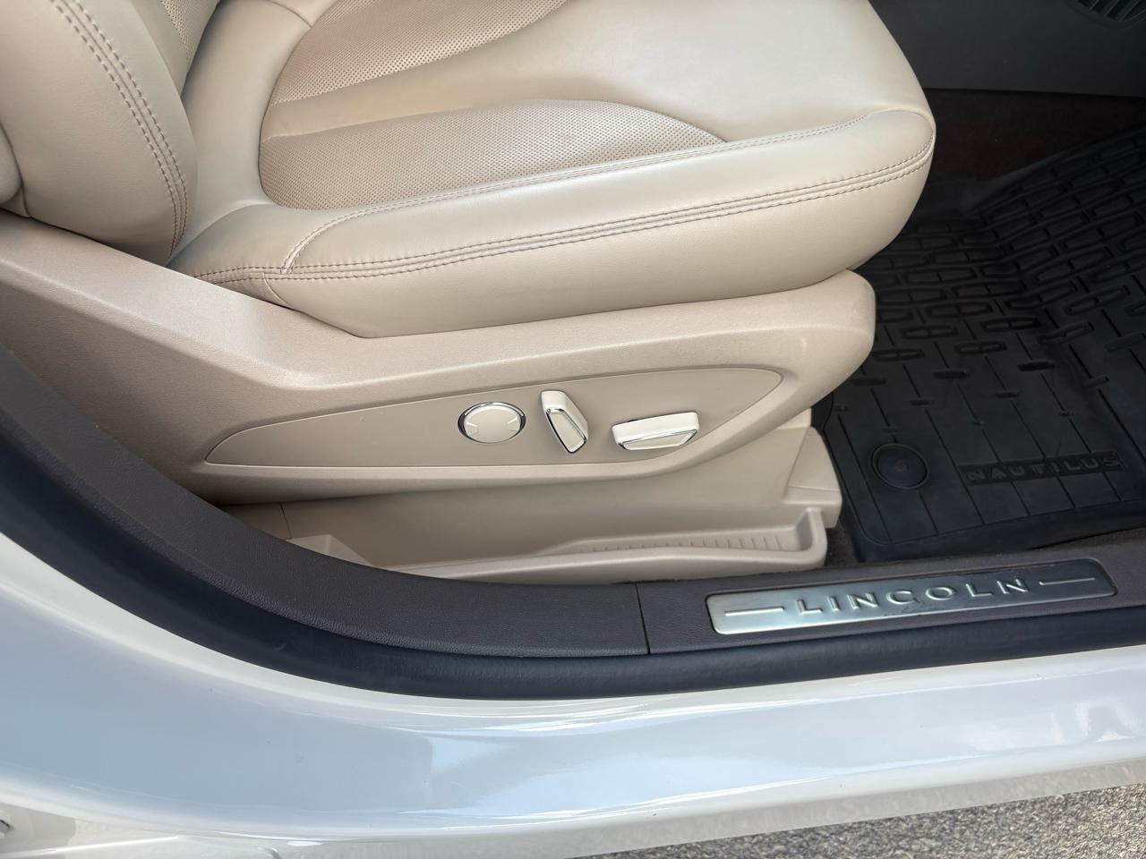 Lincoln Nautilus Standard FWD 2021