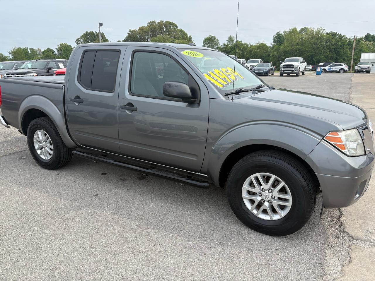 Nissan Frontier 2WD Crew Cab SWB Auto SV 2016