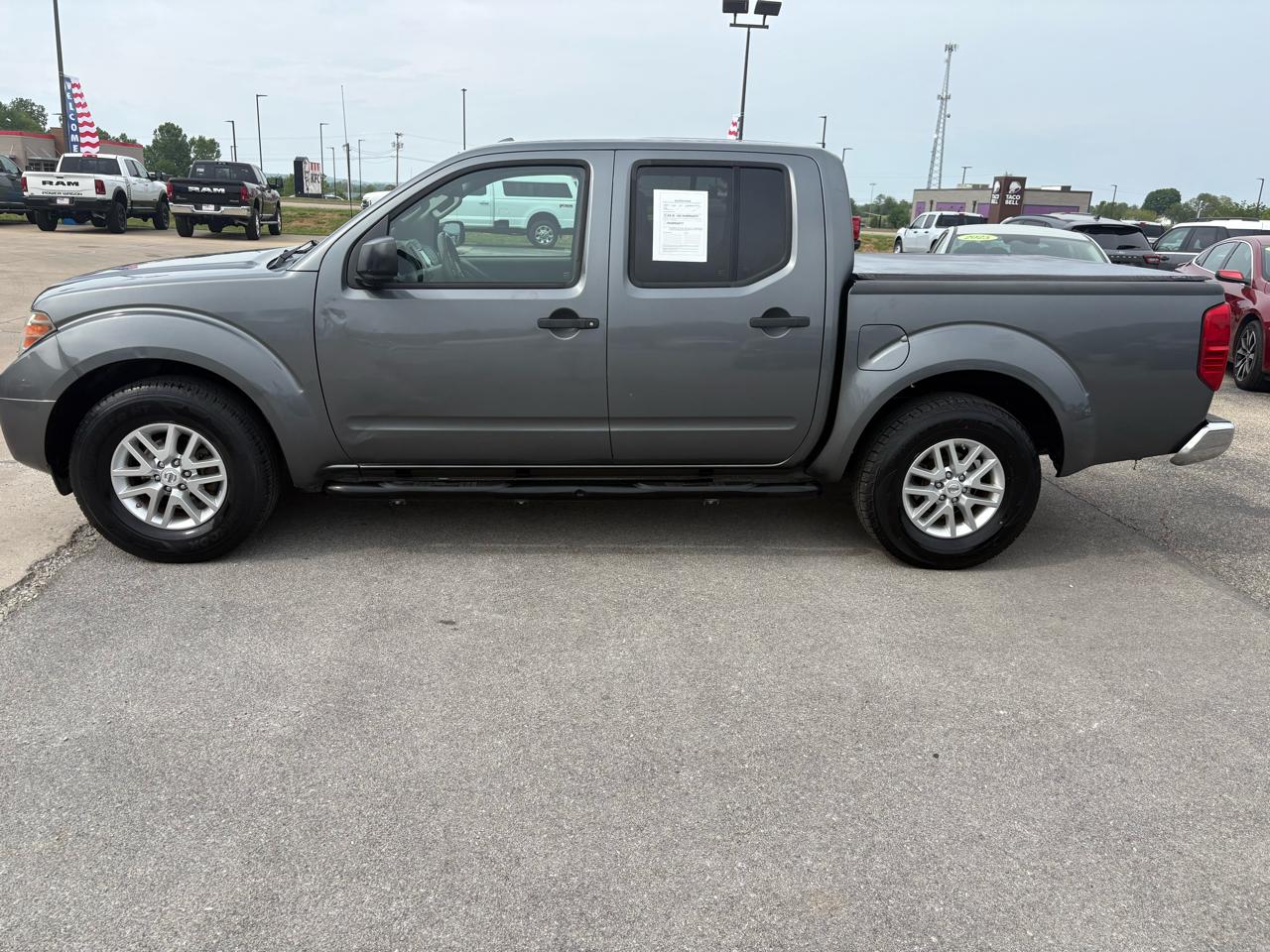 Nissan Frontier 2WD Crew Cab SWB Auto SV 2016