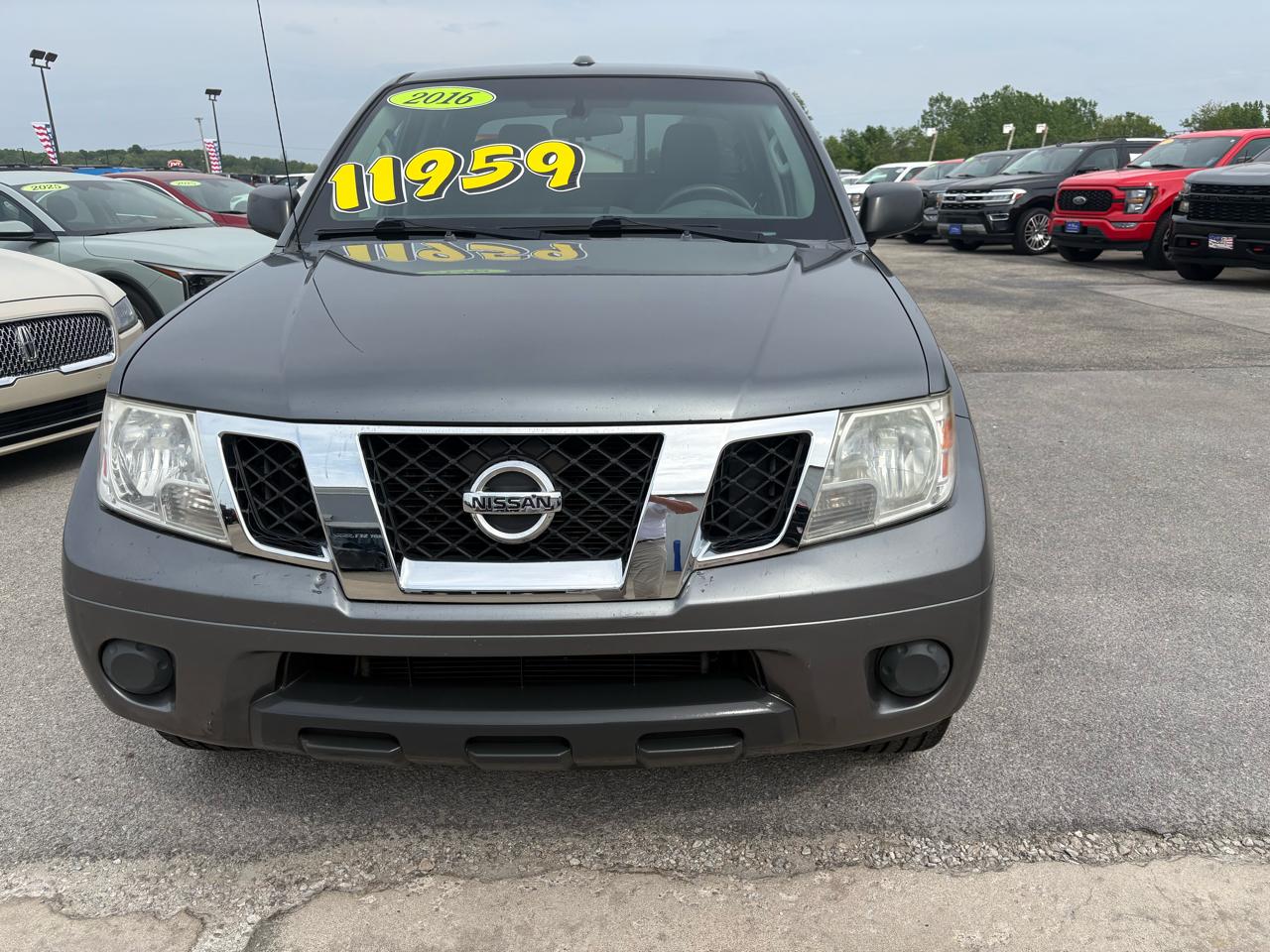 Nissan Frontier 2WD Crew Cab SWB Auto SV 2016