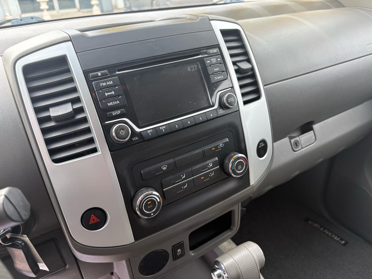 Nissan Frontier 2WD Crew Cab SWB Auto SV 2016