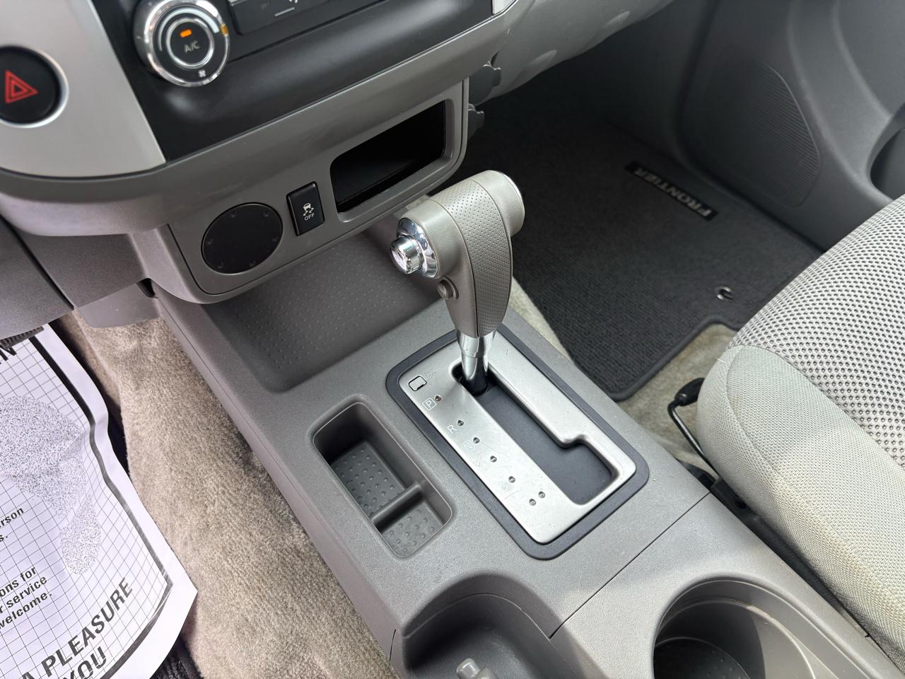 Nissan Frontier 2WD Crew Cab SWB Auto SV 2016