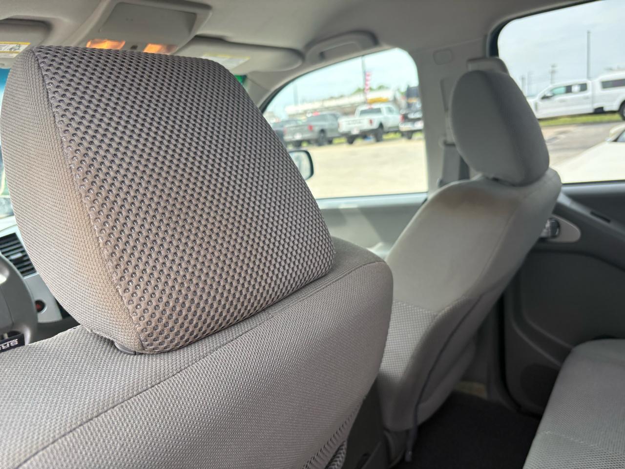 Nissan Frontier 2WD Crew Cab SWB Auto SV 2016