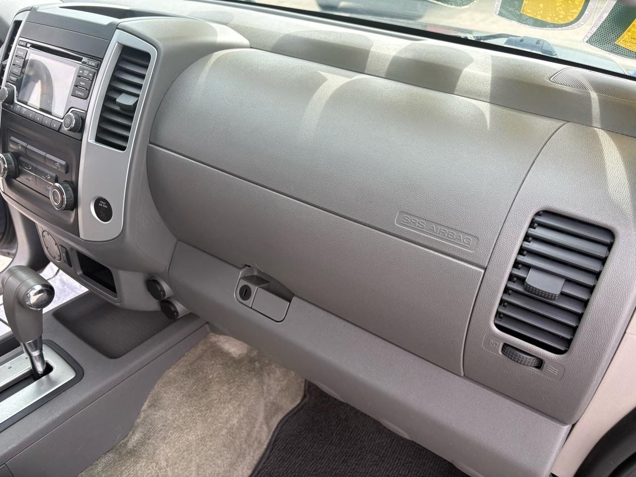 Nissan Frontier 2WD Crew Cab SWB Auto SV 2016