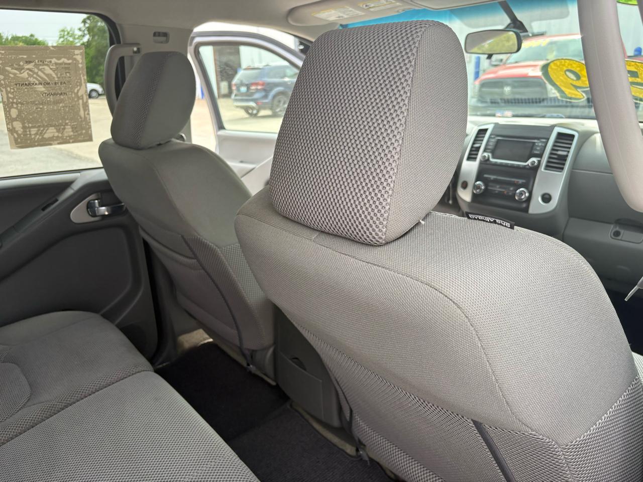 Nissan Frontier 2WD Crew Cab SWB Auto SV 2016