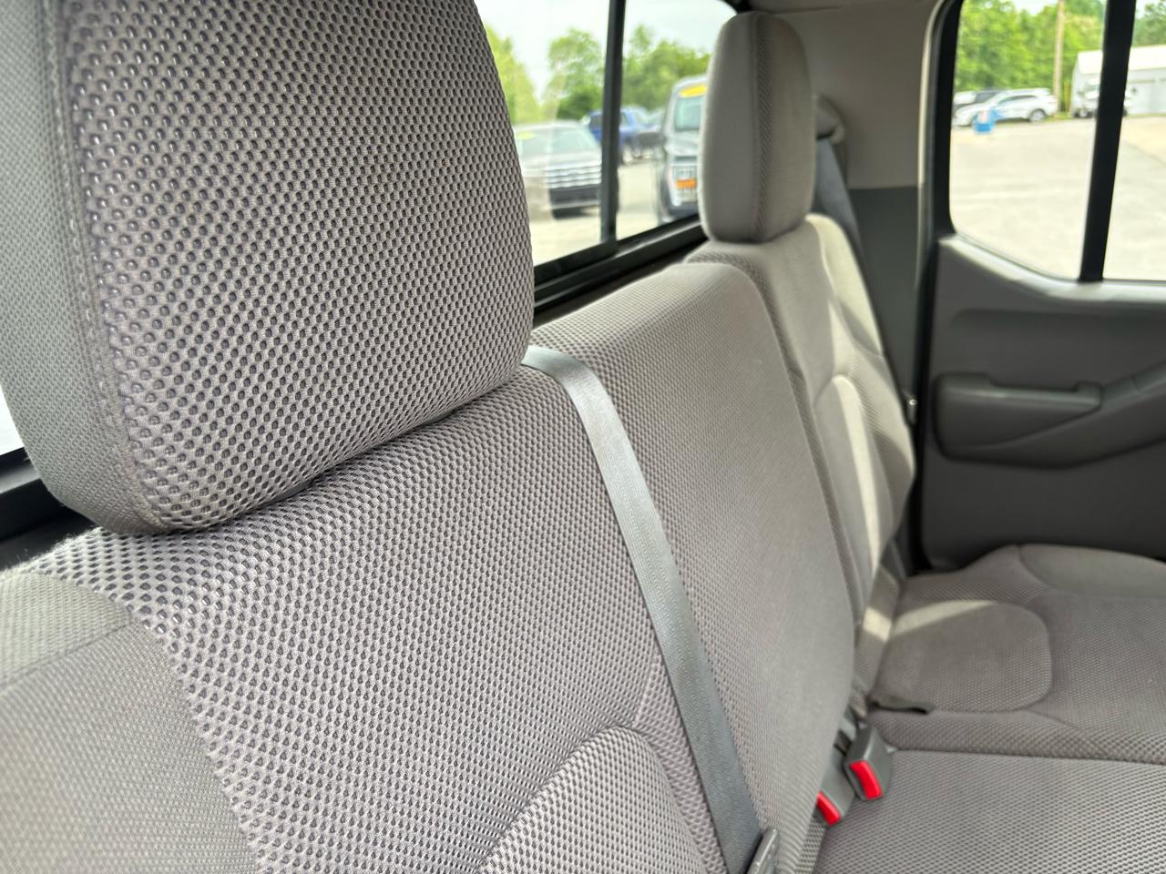 Nissan Frontier 2WD Crew Cab SWB Auto SV 2016