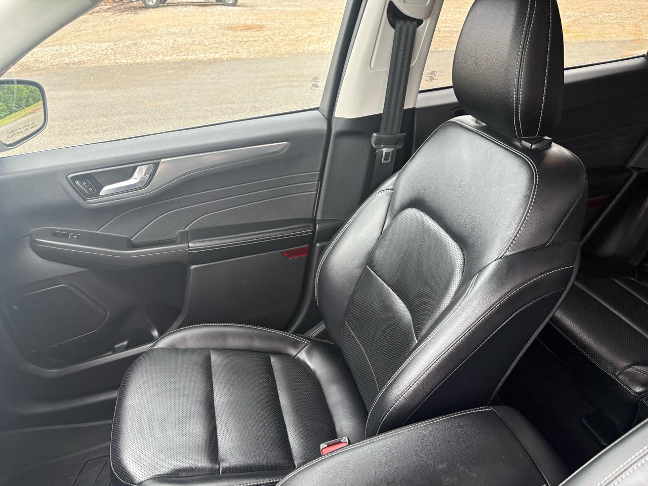 Ford Escape Titanium AWD 2022