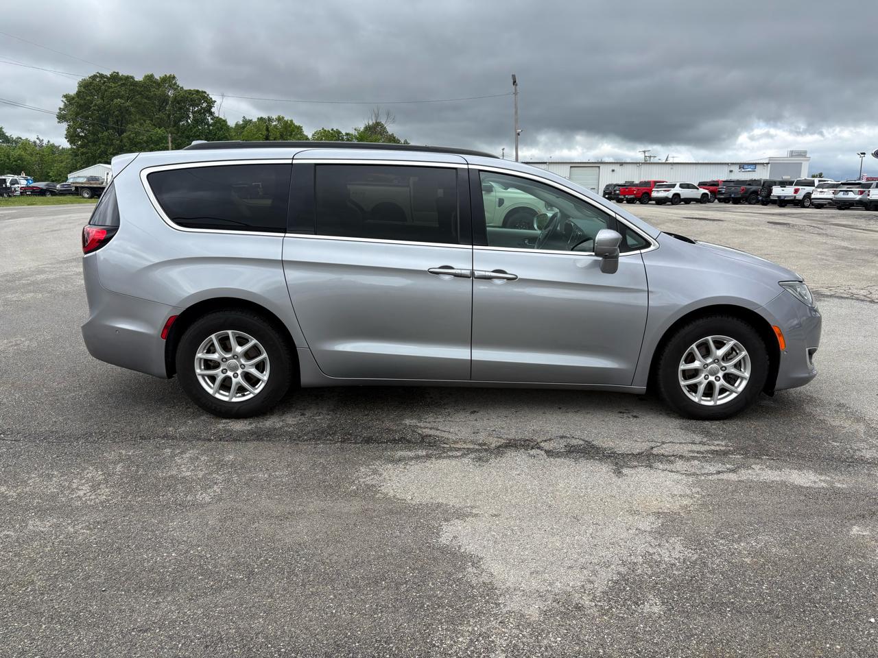 Chrysler Pacifica Touring FWD 2020