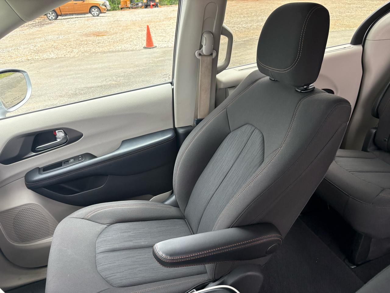 Chrysler Pacifica Touring FWD 2020