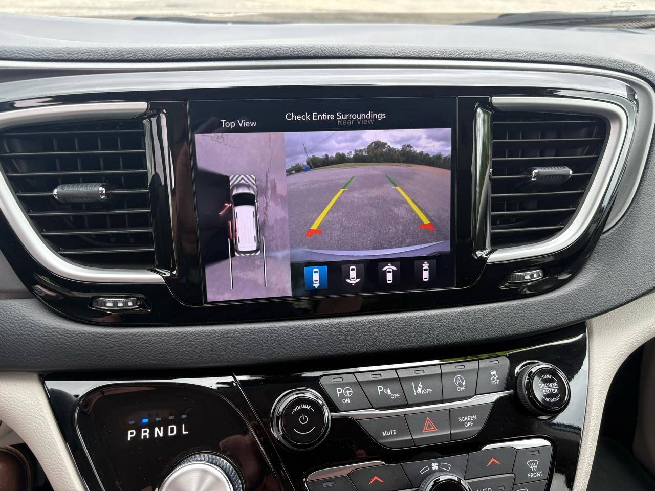 Chrysler Pacifica Touring FWD 2020