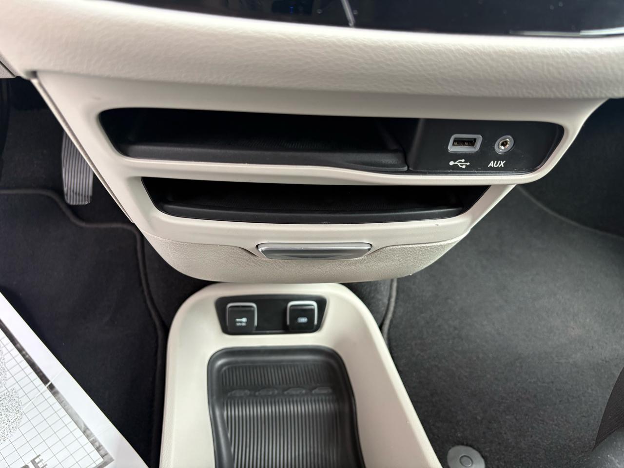 Chrysler Pacifica Touring FWD 2020