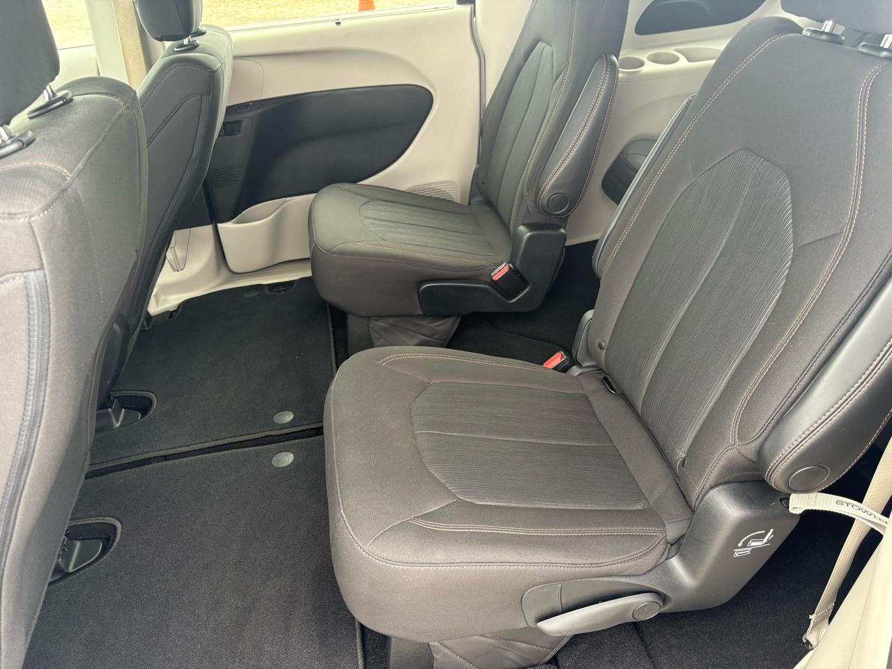 Chrysler Pacifica Touring FWD 2020