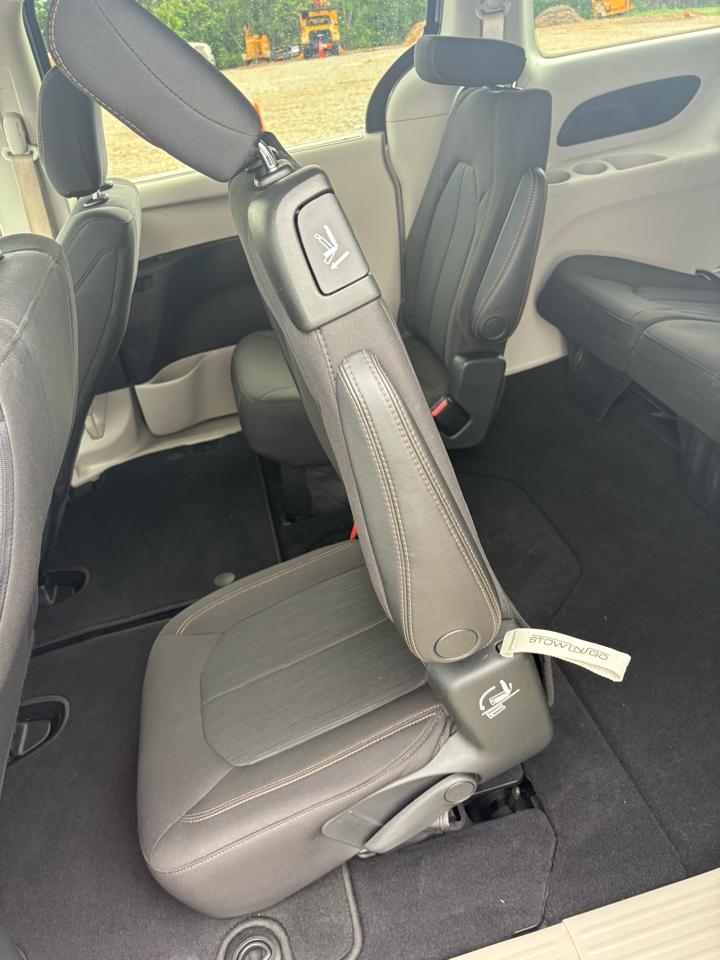 Chrysler Pacifica Touring FWD 2020