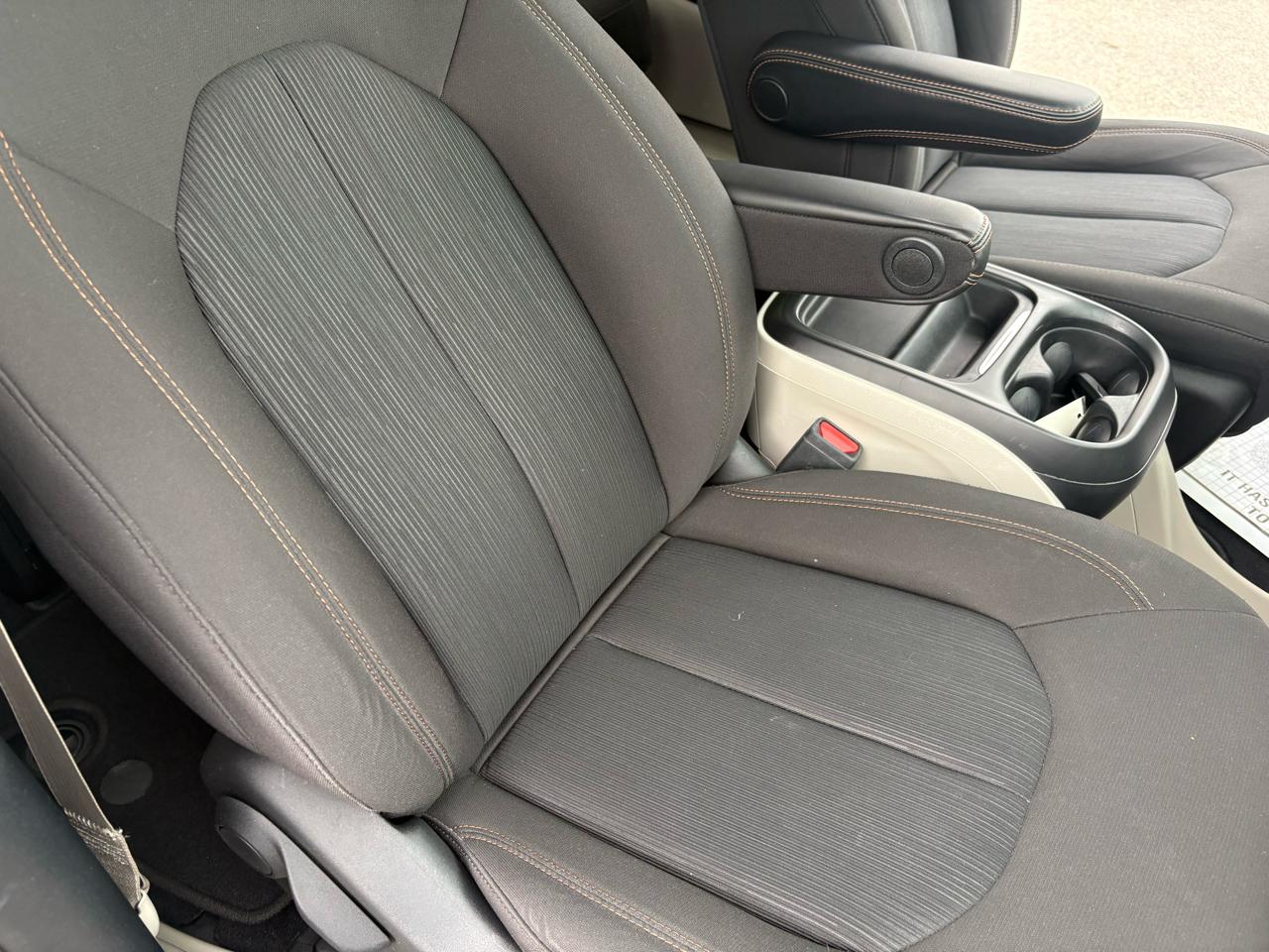 Chrysler Pacifica Touring FWD 2020