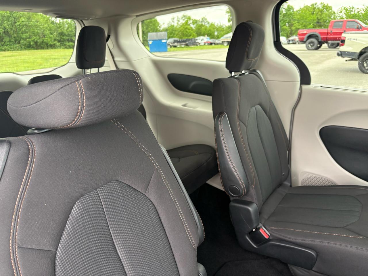 Chrysler Pacifica Touring FWD 2020