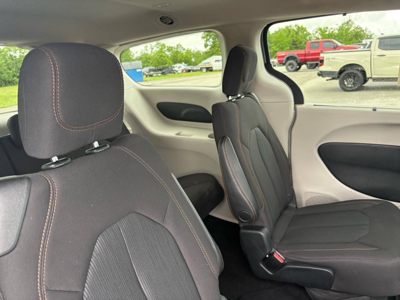 Chrysler Pacifica Touring FWD 2020