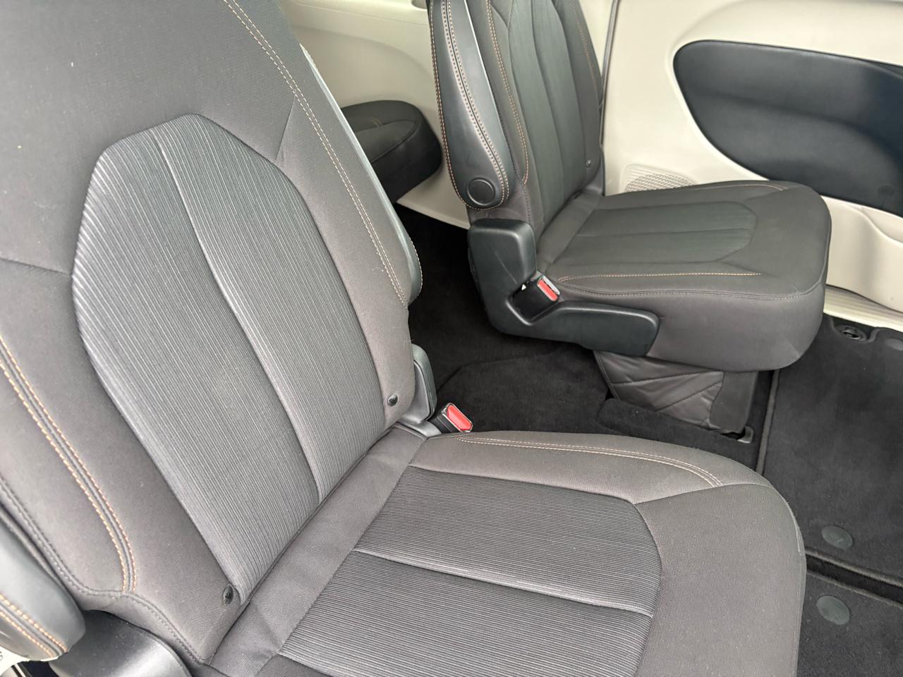 Chrysler Pacifica Touring FWD 2020